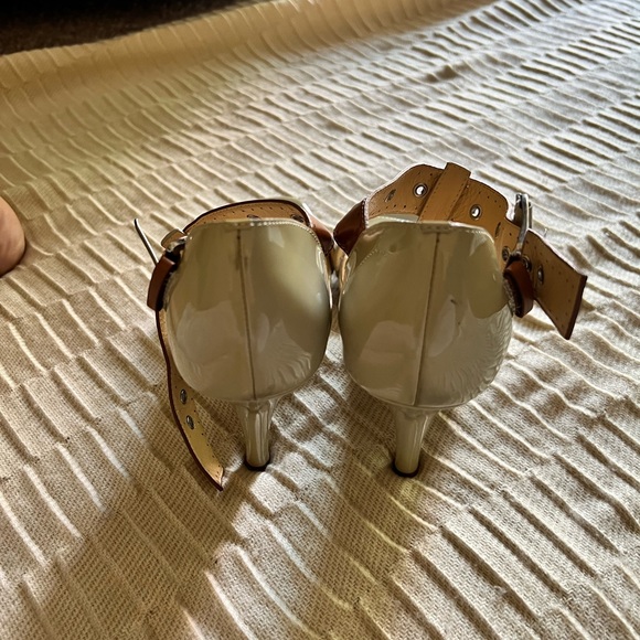 Cole Haan 4 inch heels. Green with brown strap - Picture 3 of 4